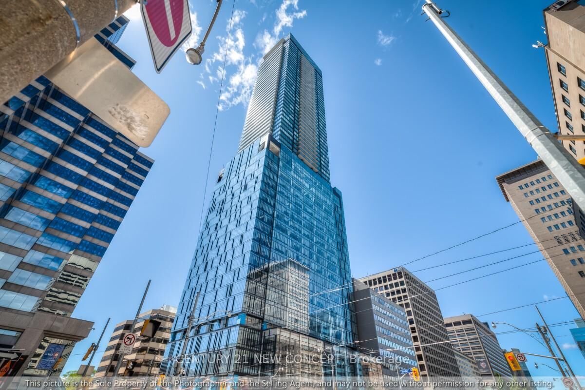 Photo de la propriété:  488 University Avenue 3711  ON M5G 0C1 