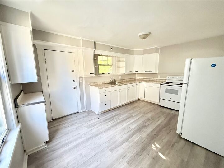 Property Photo: 927 Vankirk St PA 15025