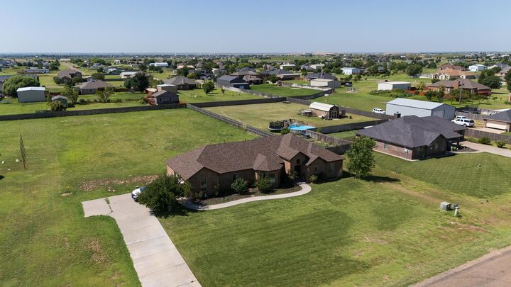 Property Photo: 7901 Outlook Avenue TX 79015-8531