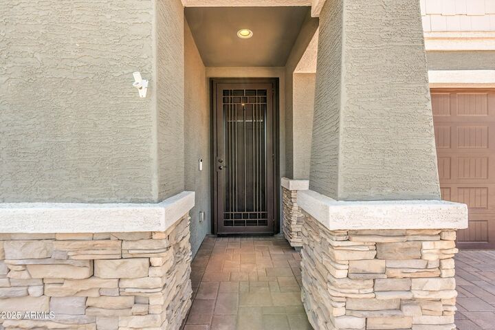 Property Photo:  3351 E Isla Avenue  AZ 85143 