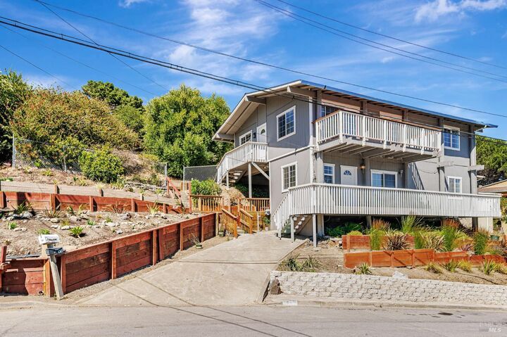 Property Photo: 55 Park Circle CA 94965
