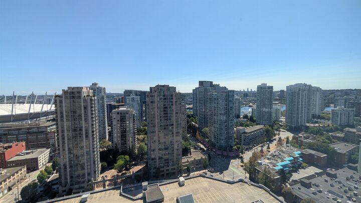 Property Photo: 977 Mainland Street 2705 BC V6B 1T2
