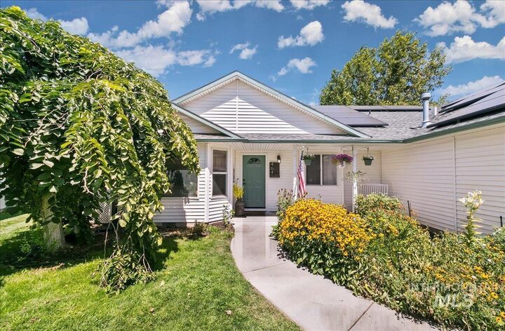 Property Photo: 464 W Pack Ave ID 83642