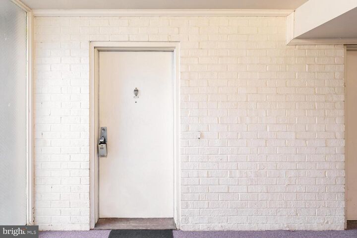 Property Photo:  7802 Dassett Court T-3  VA 22003 