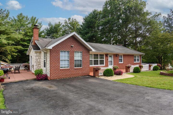 Property Photo:  6011 Canyon Road  PA 17111 