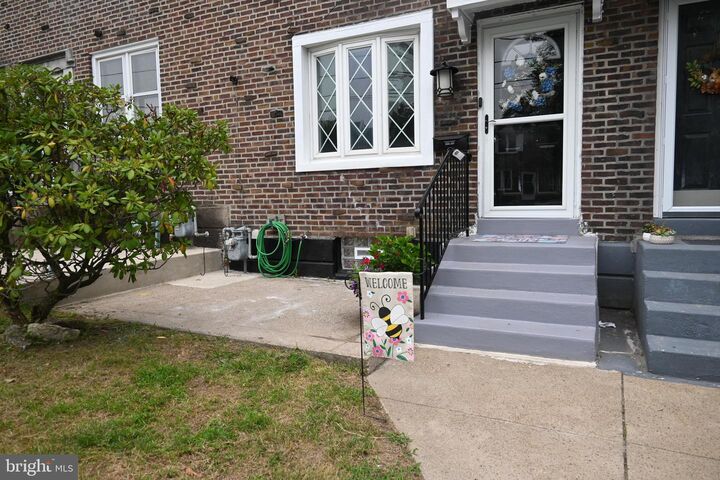 Property Photo: 2226 S Harwood Avenue PA 19082
