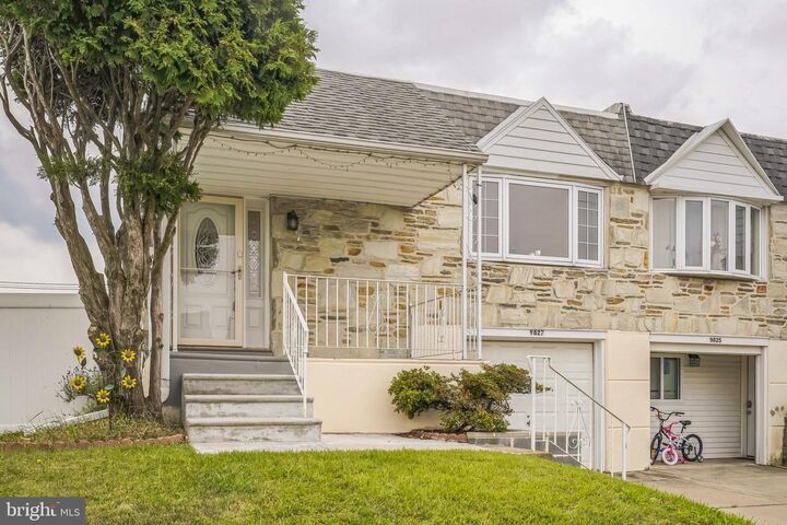 9827 Dungan Road  Philadelphia PA 19115 photo