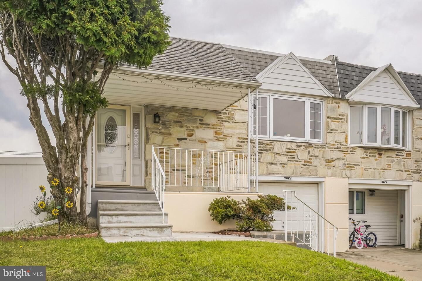 Property Photo: 9827 Dungan Road PA 19115