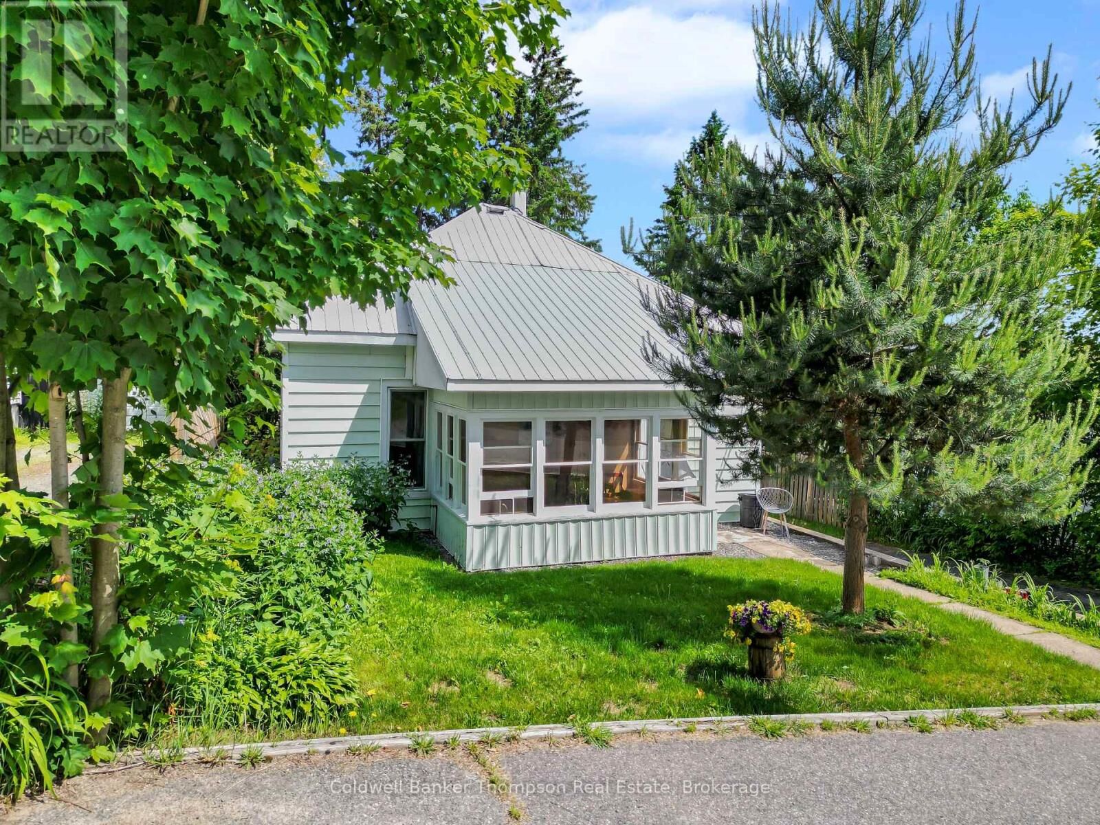 Property Photo:  10 Duncan Street East  ON P1H 1P6 
