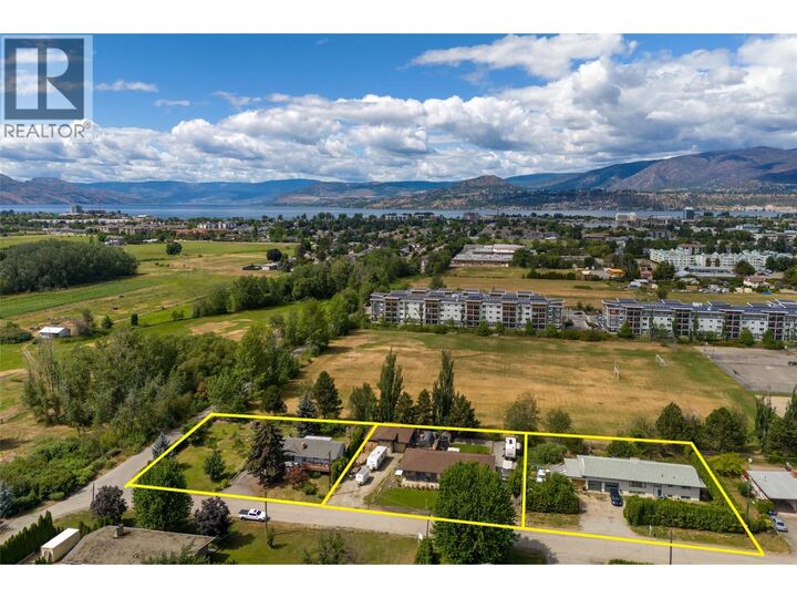 Photo de la propriété: 3250 St. Amand Road BC V1W 3P1