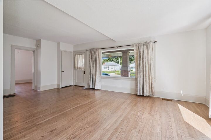 Property Photo:  1261 Elmhurst Drive NE  IA 52402 
