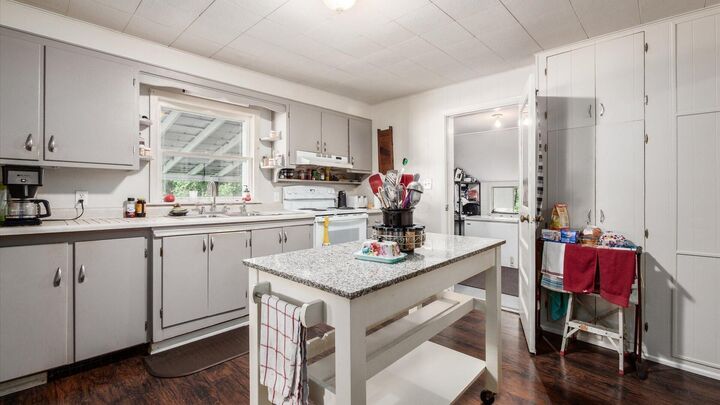 Property Photo:
