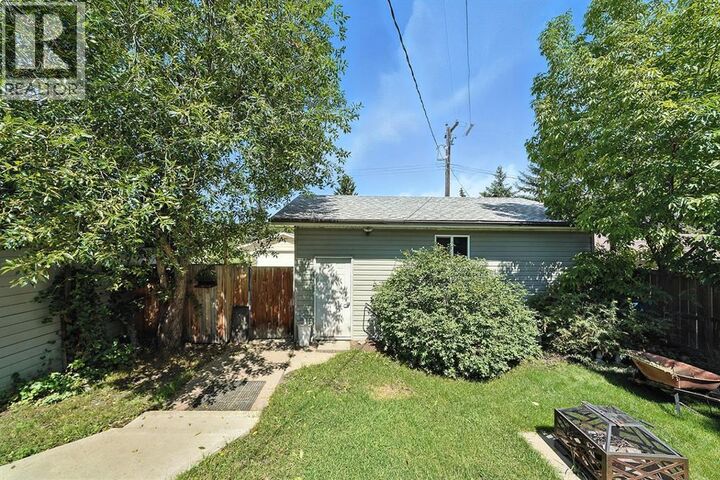 Property Photo: 5822 59A Street AB T4N 2N5