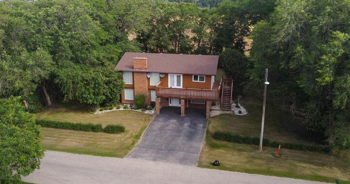Property Photo:  66 Peony Bay  MB R1N 3T3 