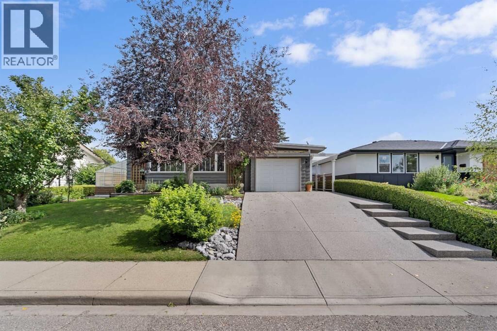 Property Photo: 4440 Brentwood Green Northwest AB T2L 1L4