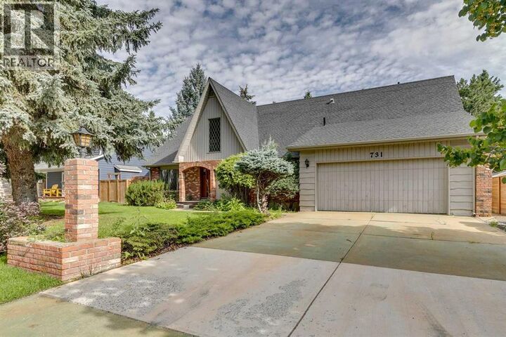 Property Photo: 731 Willamette Drive Southeast AB T2J 2A2