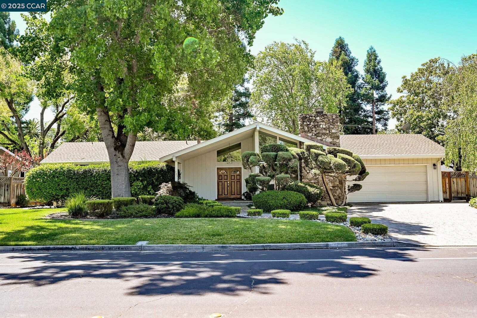 Property Photo:  251 Paraiso  CA 94526 