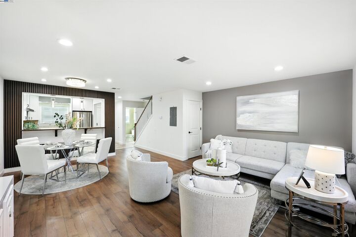 Property Photo:  865 Carlisle Way 128  CA 94087 