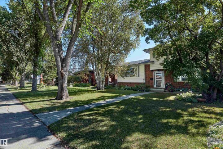 Property Photo: 3523 113B Street NW AB T6J 1L6