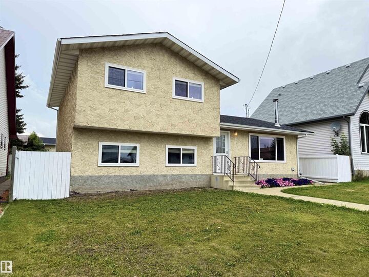 Photo de la propriété:  5126 50 Street  AB T0G 1L0 