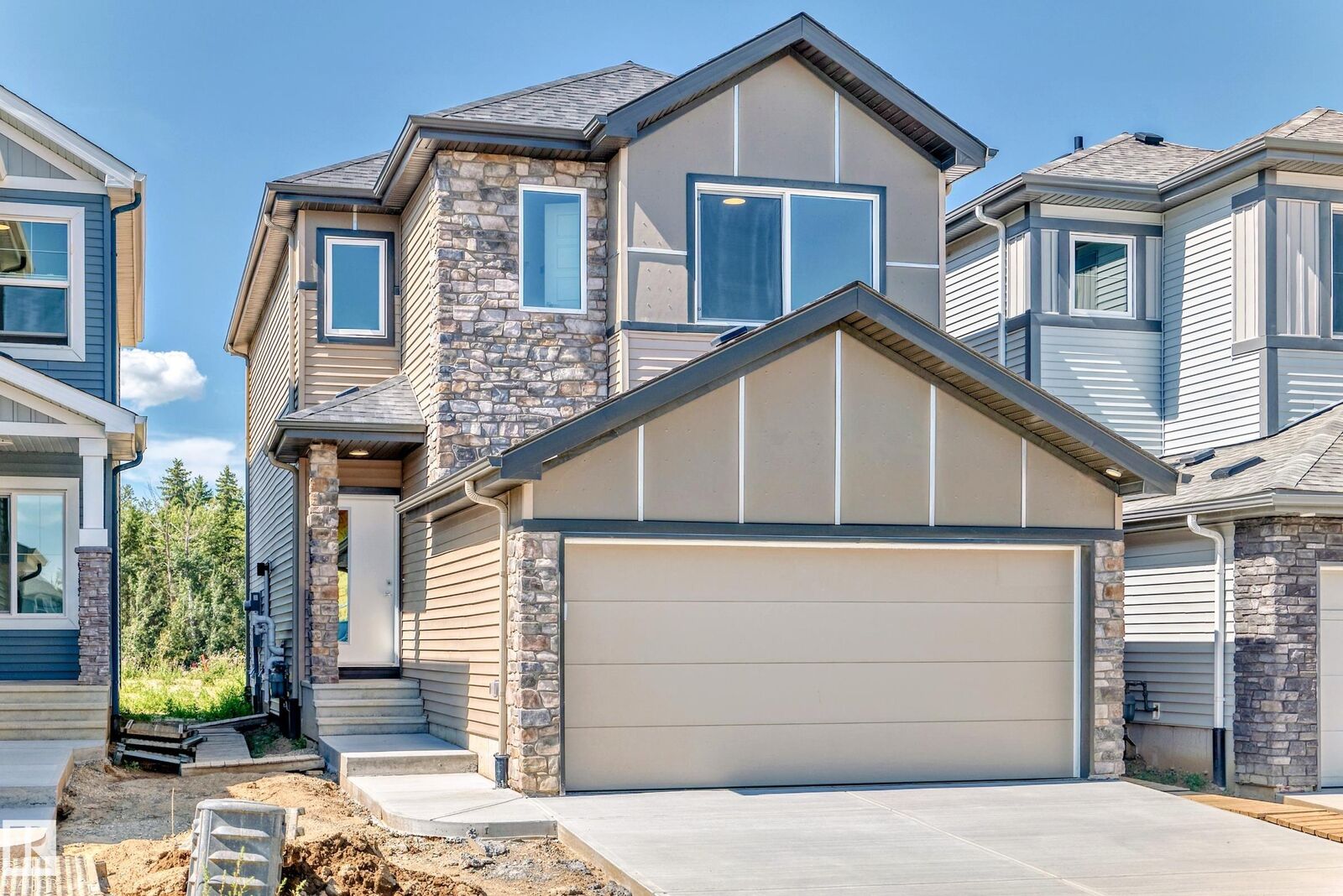 Property Photo:  633 Kinglet Boulevard NW  AB T5S 0S8 