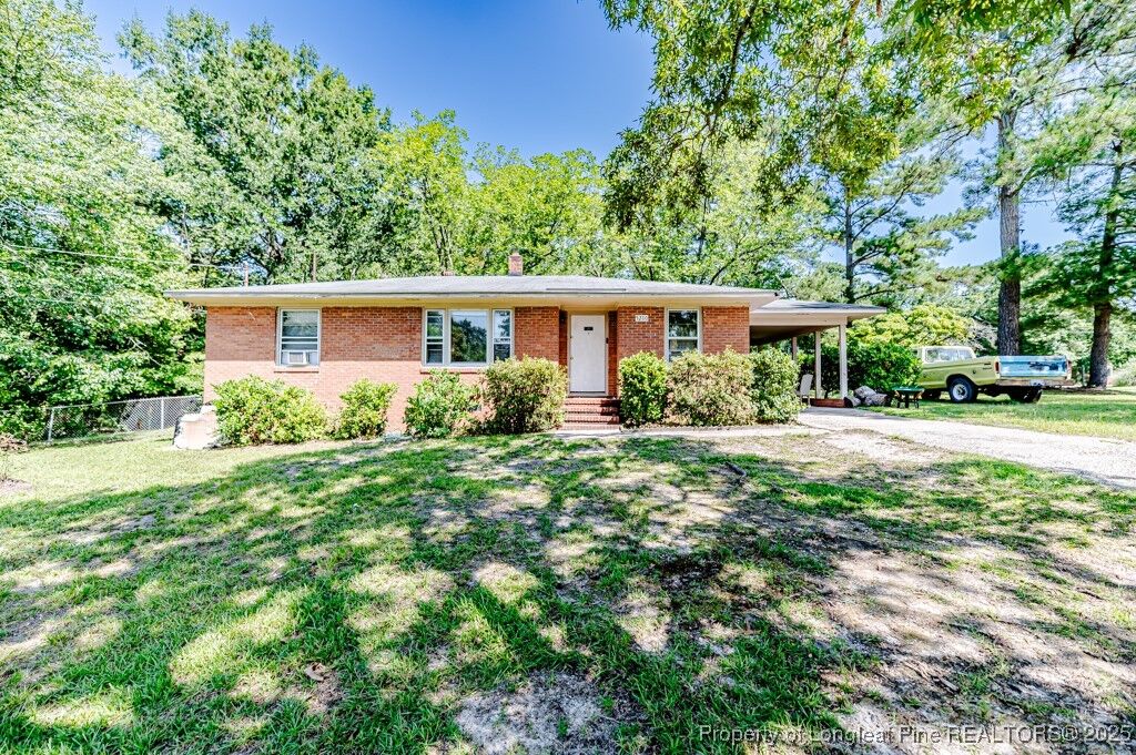 Property Photo: 5200 Bayleaf Drive NC 28304