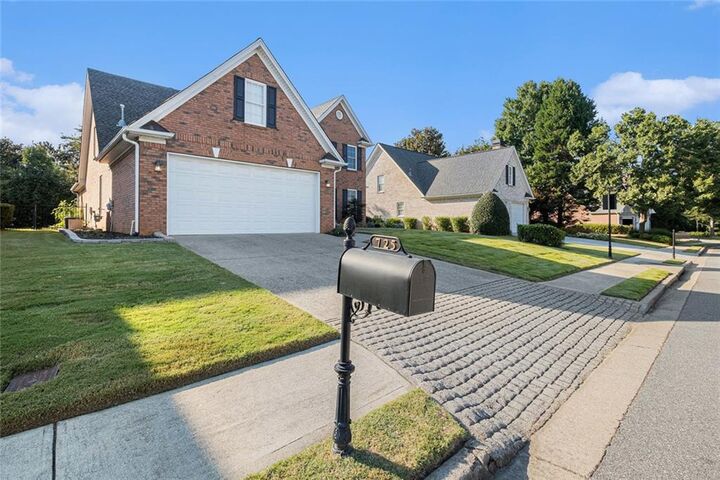 Property Photo:  725 Windsor Place Circle SW  GA 30017 