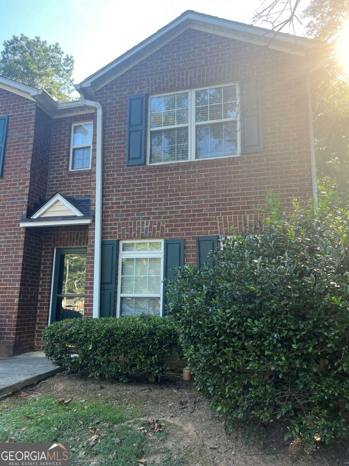 Property Photo:  637 Huntington Road B1  GA 30606 