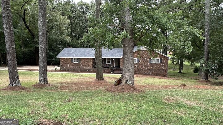 Property Photo:  106 Hawthorne Street  AL 35160 