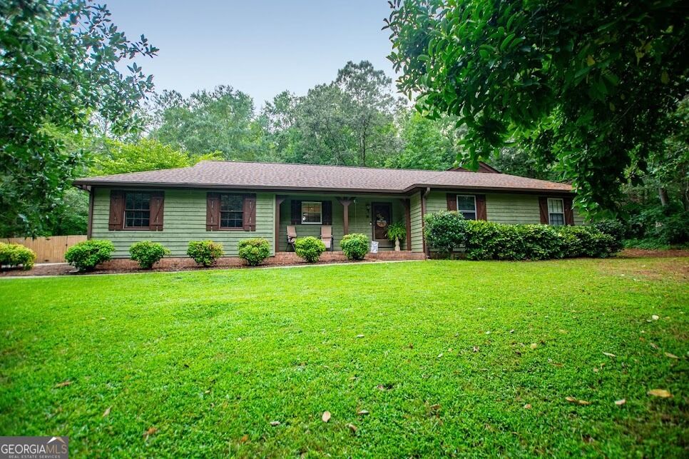 Property Photo:  120 W Honeysuckle Lane  GA 30116 