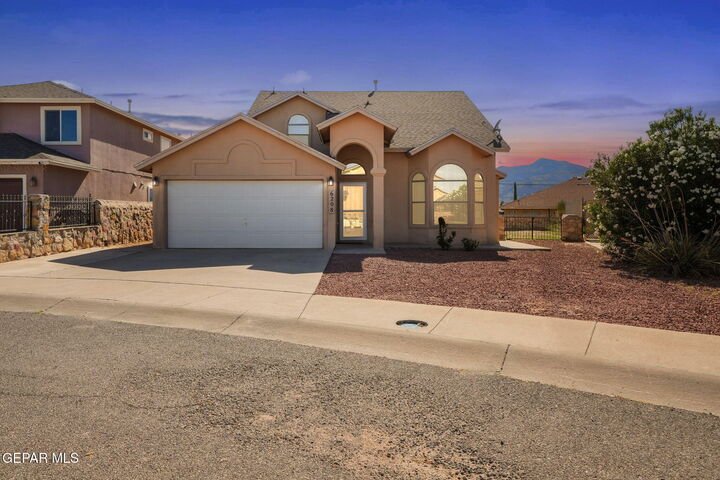 Property Photo: 6208 Lovebird Lane TX 79924