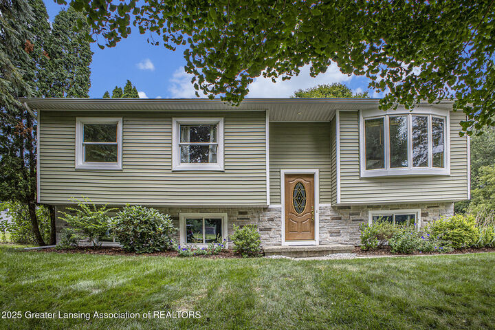 Property Photo: 13000 Beardslee Road MI 48872