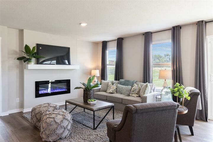 Property Photo:  400 Kingfisher Drive  IA 50211 