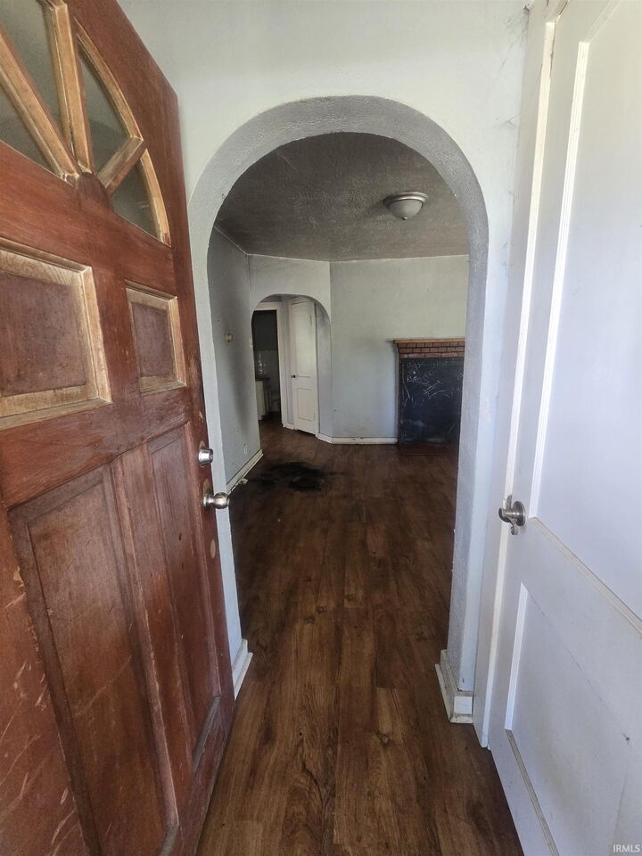 Property Photo:  2732 S Hoyt Avenue  IN 47302-3930 
