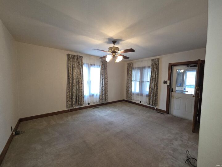 Property Photo:  825 E Negley Avenue  IN 47711 