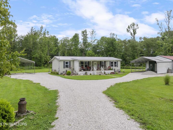 Property Photo: 5273 White Oak Rd TN 37729