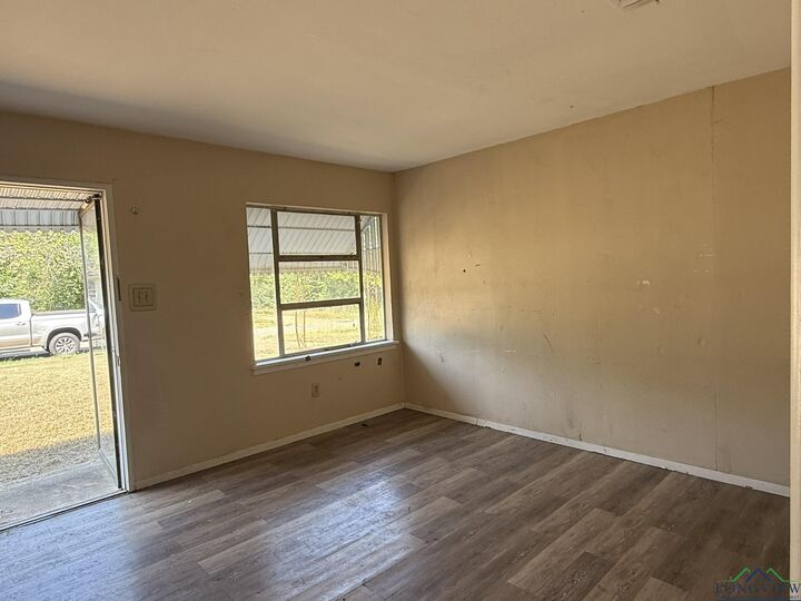 Property Photo: 262 Houston St TX 75668