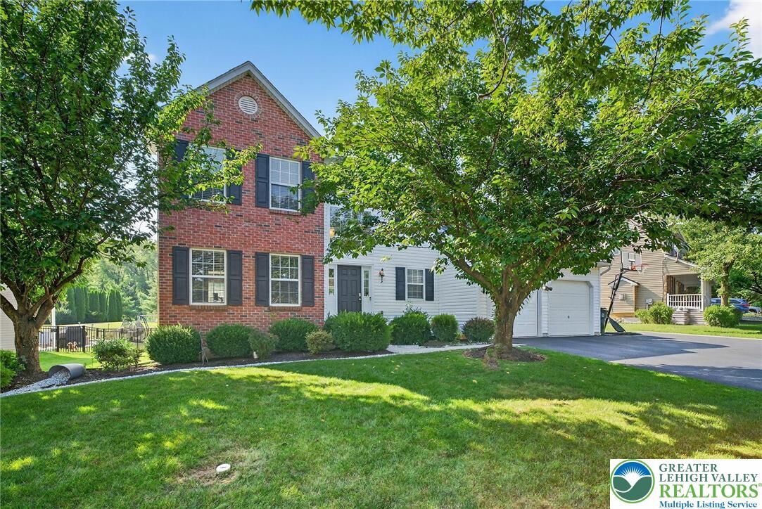 Property Photo:  1516 Silo Hill Lane  PA 18031 