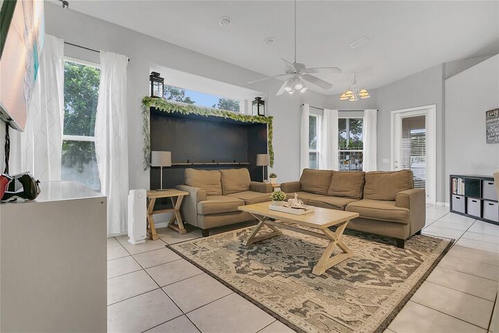 Property Photo: 1142 Kerwood Circle FL 32765