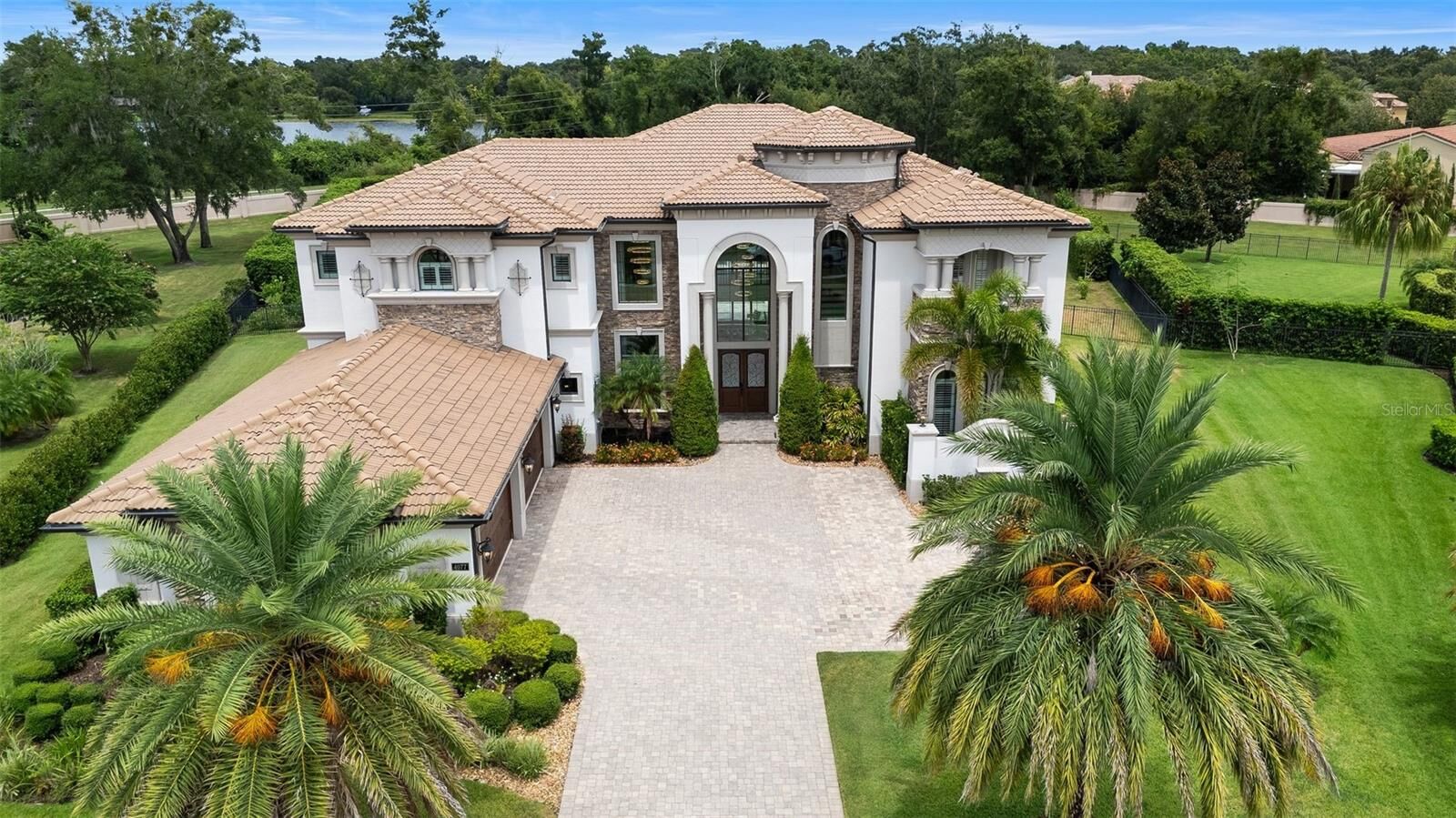 Property Photo: 4077 Isabella Circle FL 34786