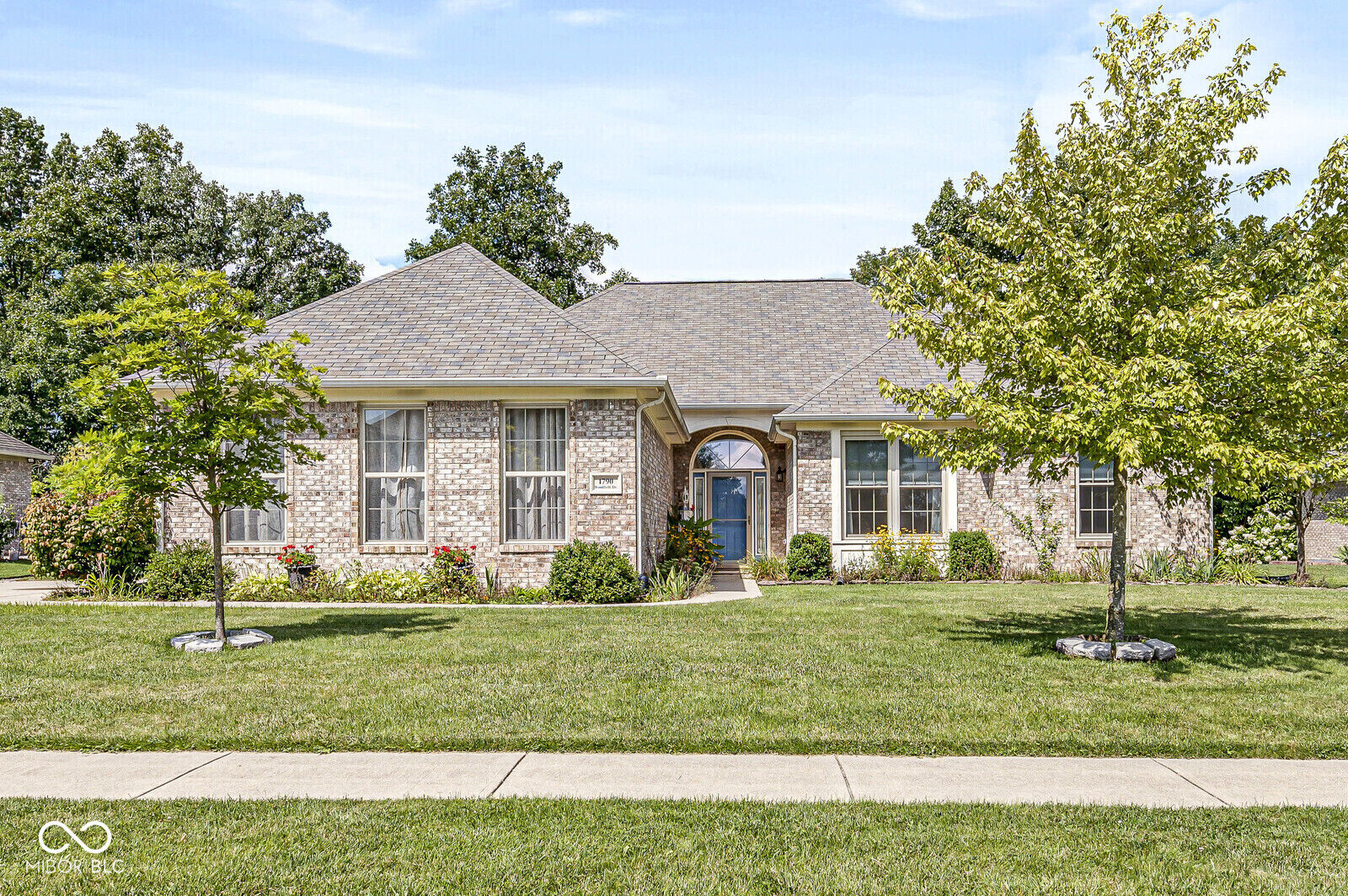 Property Photo:  1790 Woodfield Drive  IN 46143 