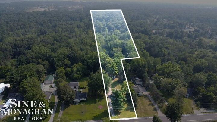 Property Photo:  3841 Ravenswood Road  MI 48040 