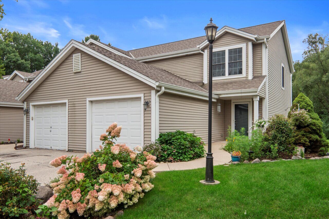 Property Photo: 2149 E Broadway - D WI 53186