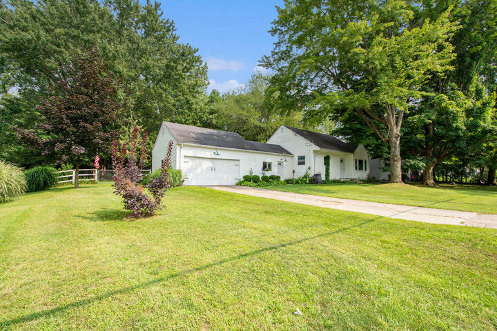Property Photo: 513 Gregory Place MI 49202