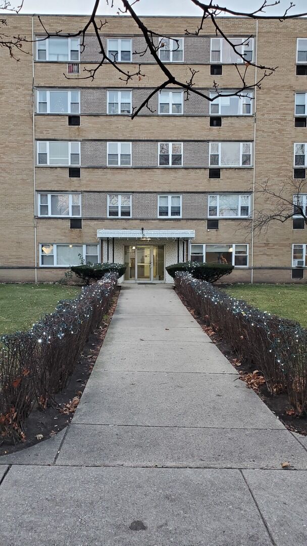 Property Photo: 6160 N Damen Avenue 509 IL 60659