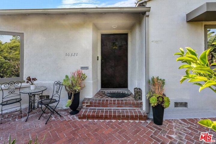 Property Photo:  10321 Rochester Avenue  CA 90024 