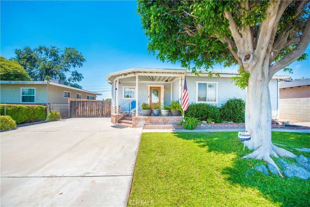 Property Photo:  9378 Palmetto Avenue  CA 92335 