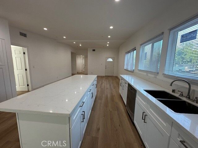 Property Photo:  19432 Keswick Street  CA 91335 