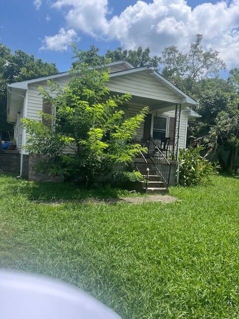 Property Photo:  113 S Thompson St  TN 37160
