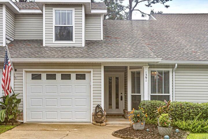 1391 Tiger Lake Drive  Gulf Breeze FL 32563 photo